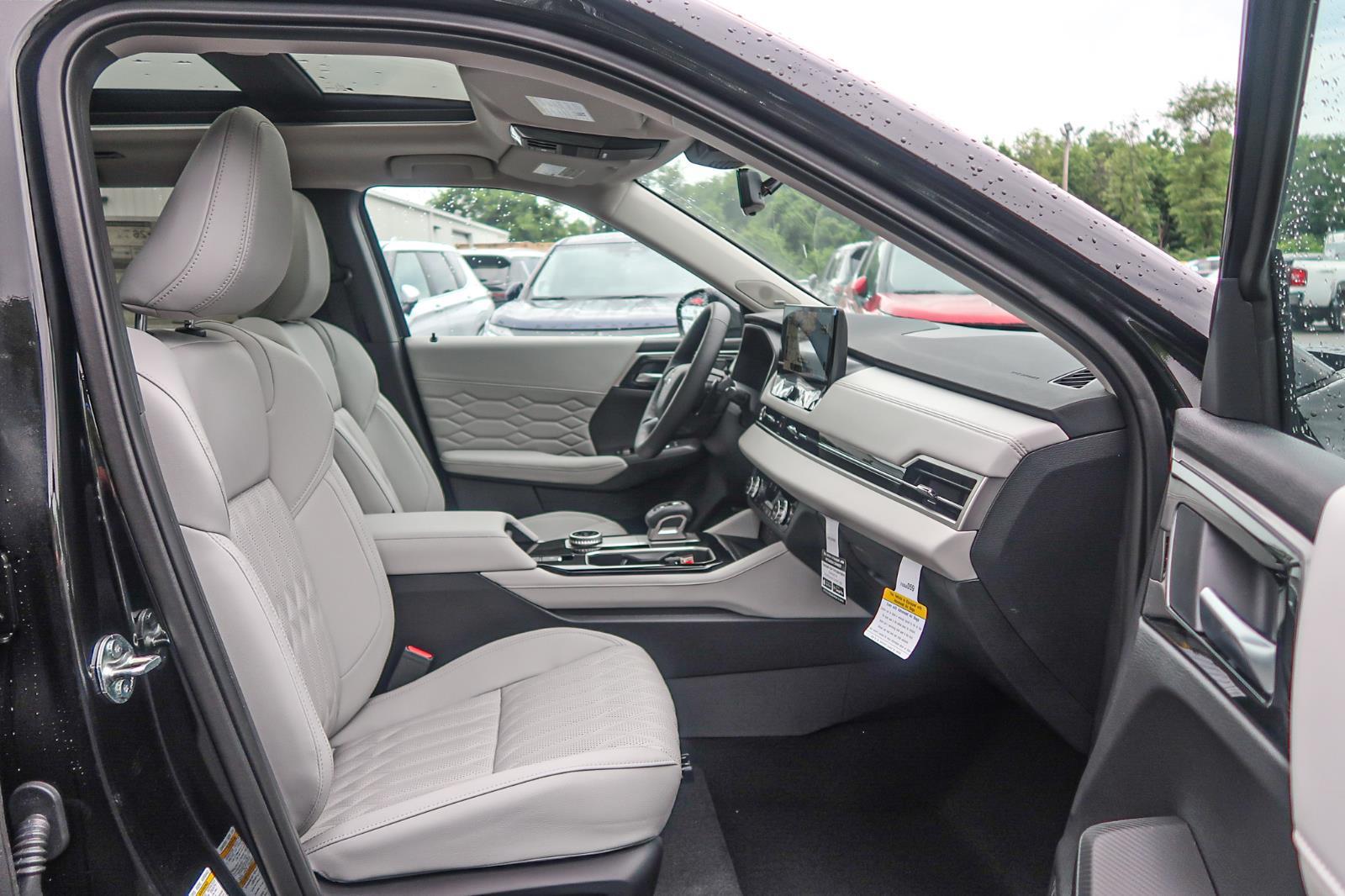2025 Mitsubishi Outlander SEL