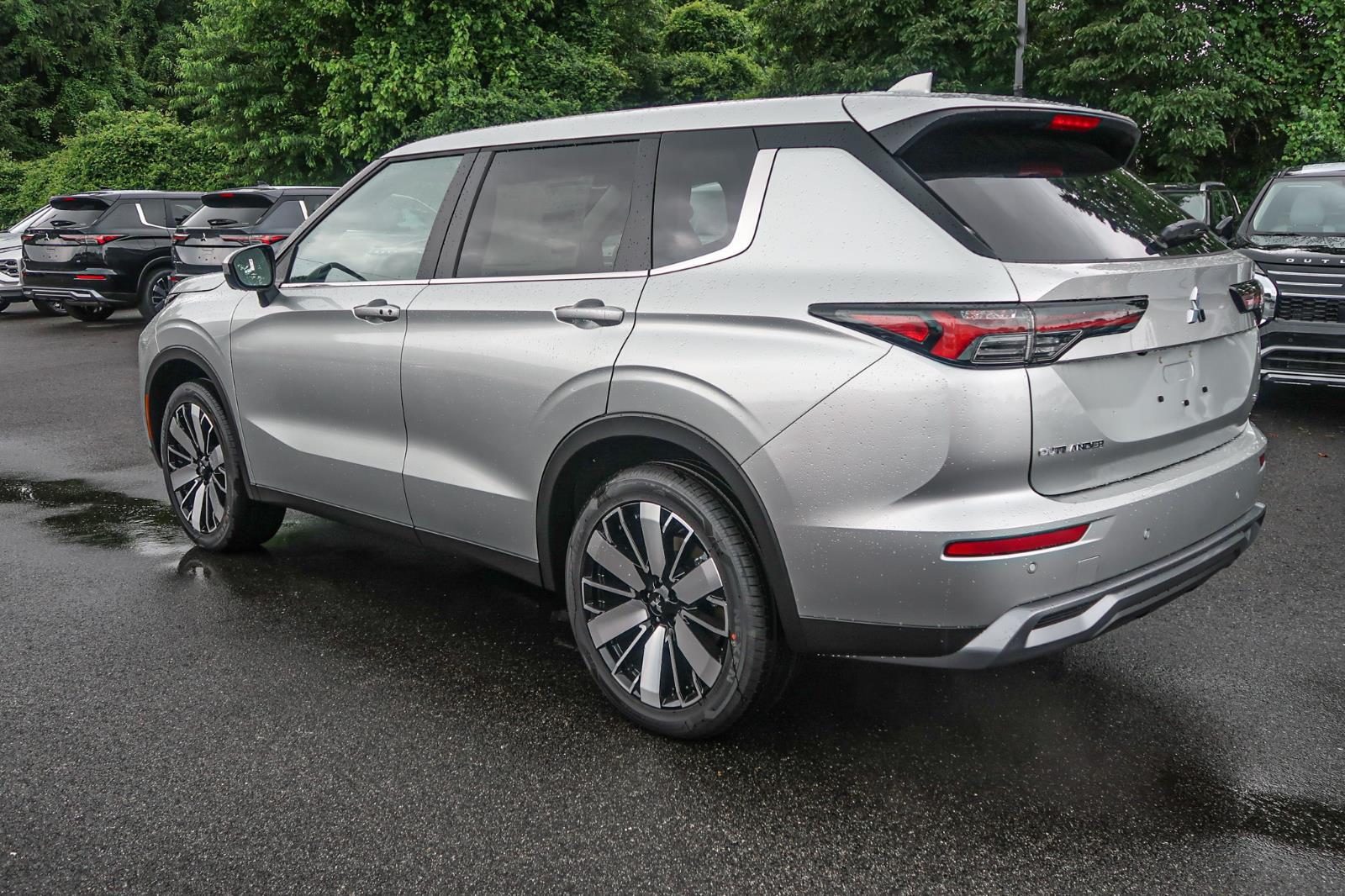 2025 Mitsubishi Outlander SE