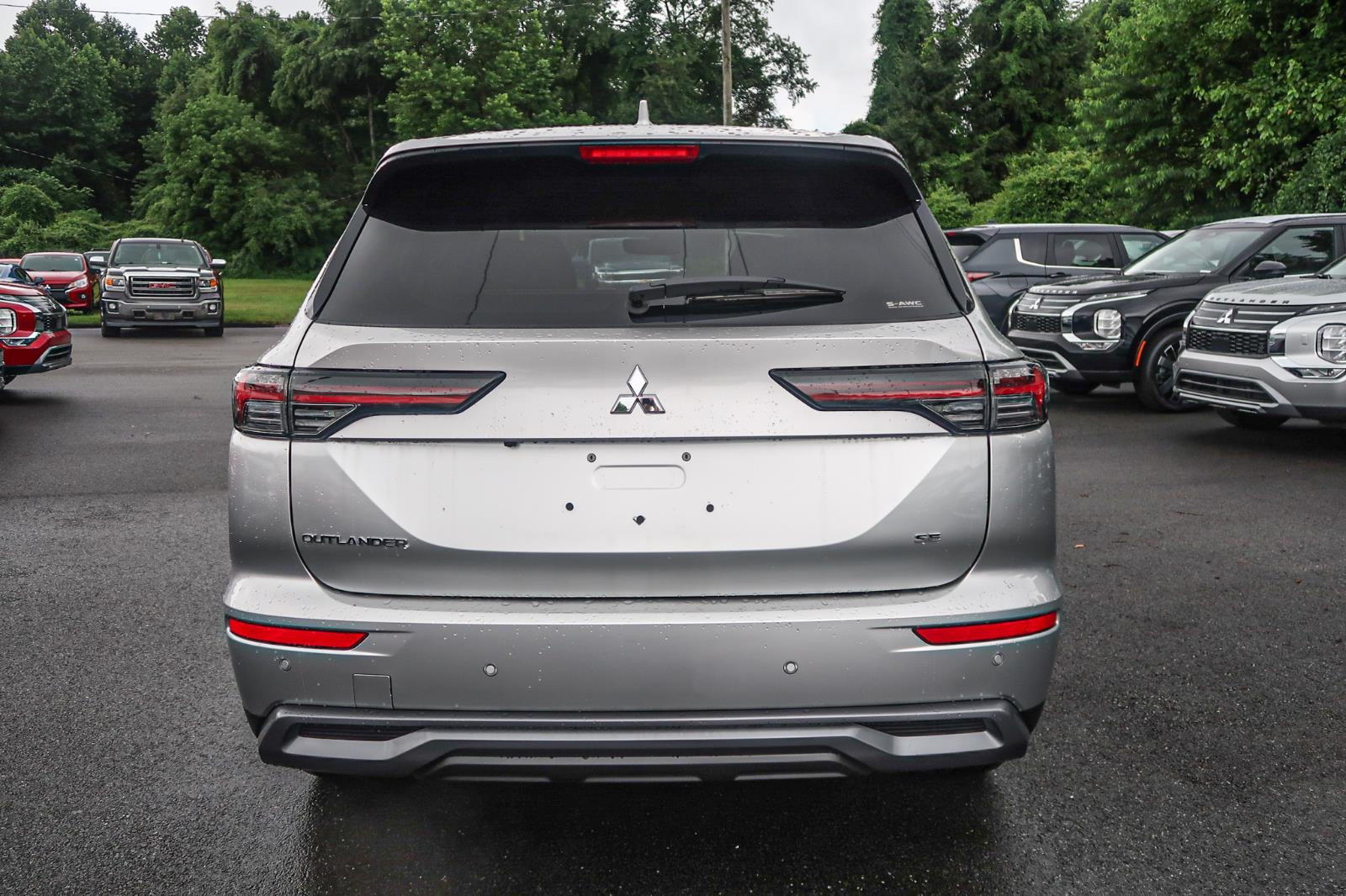 2025 Mitsubishi Outlander SE