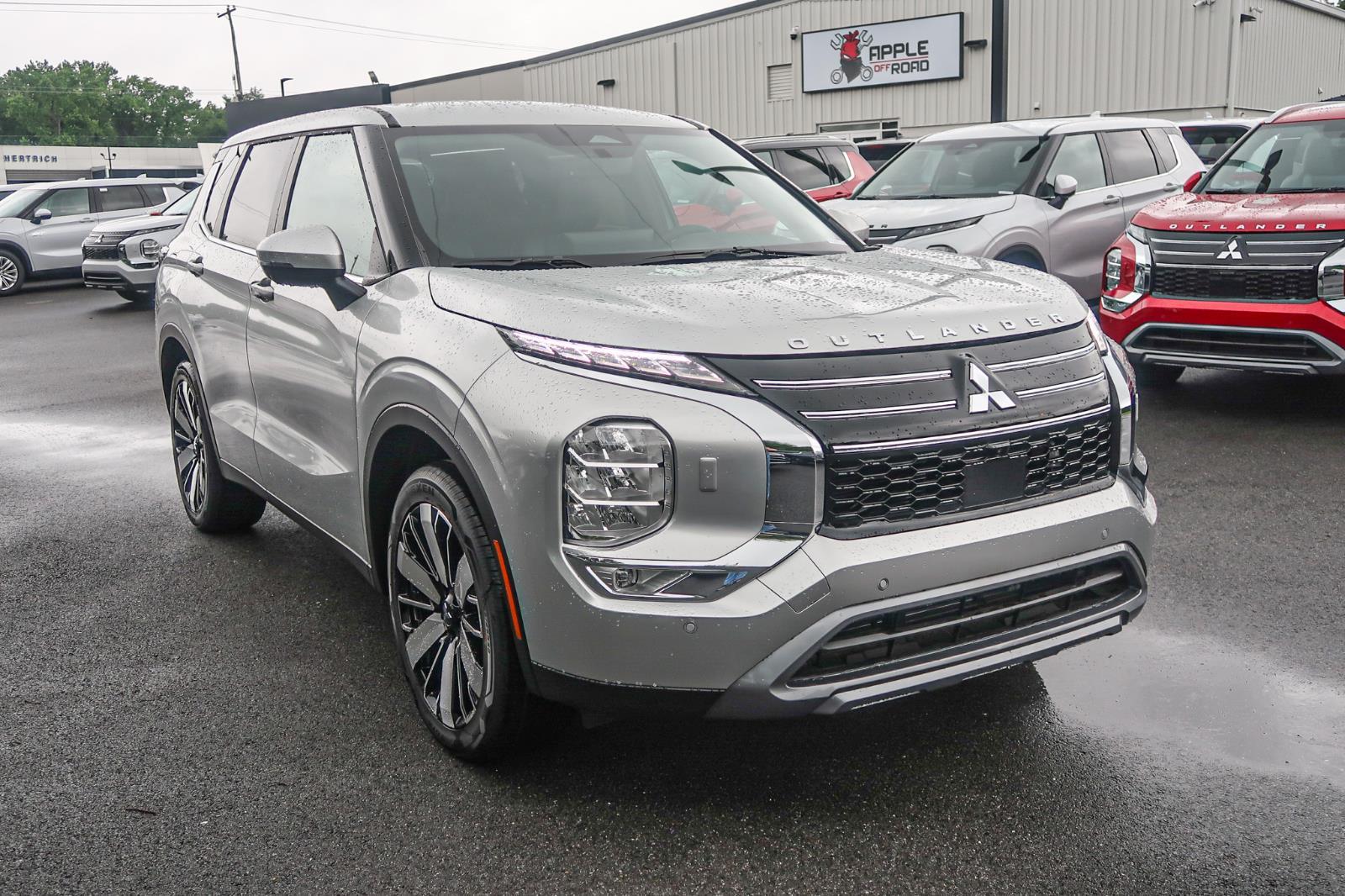 2025 Mitsubishi Outlander SE