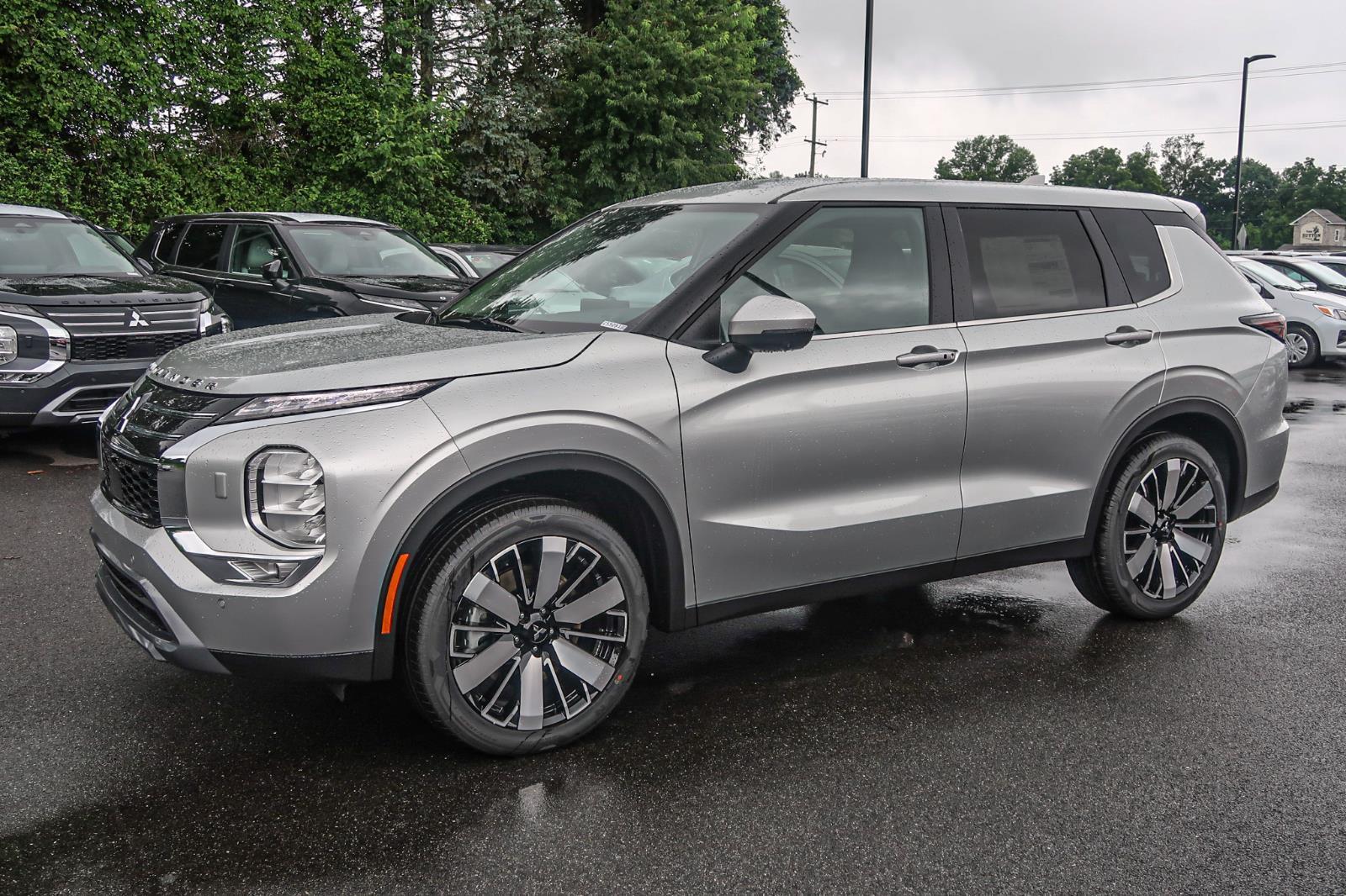 2025 Mitsubishi Outlander SE