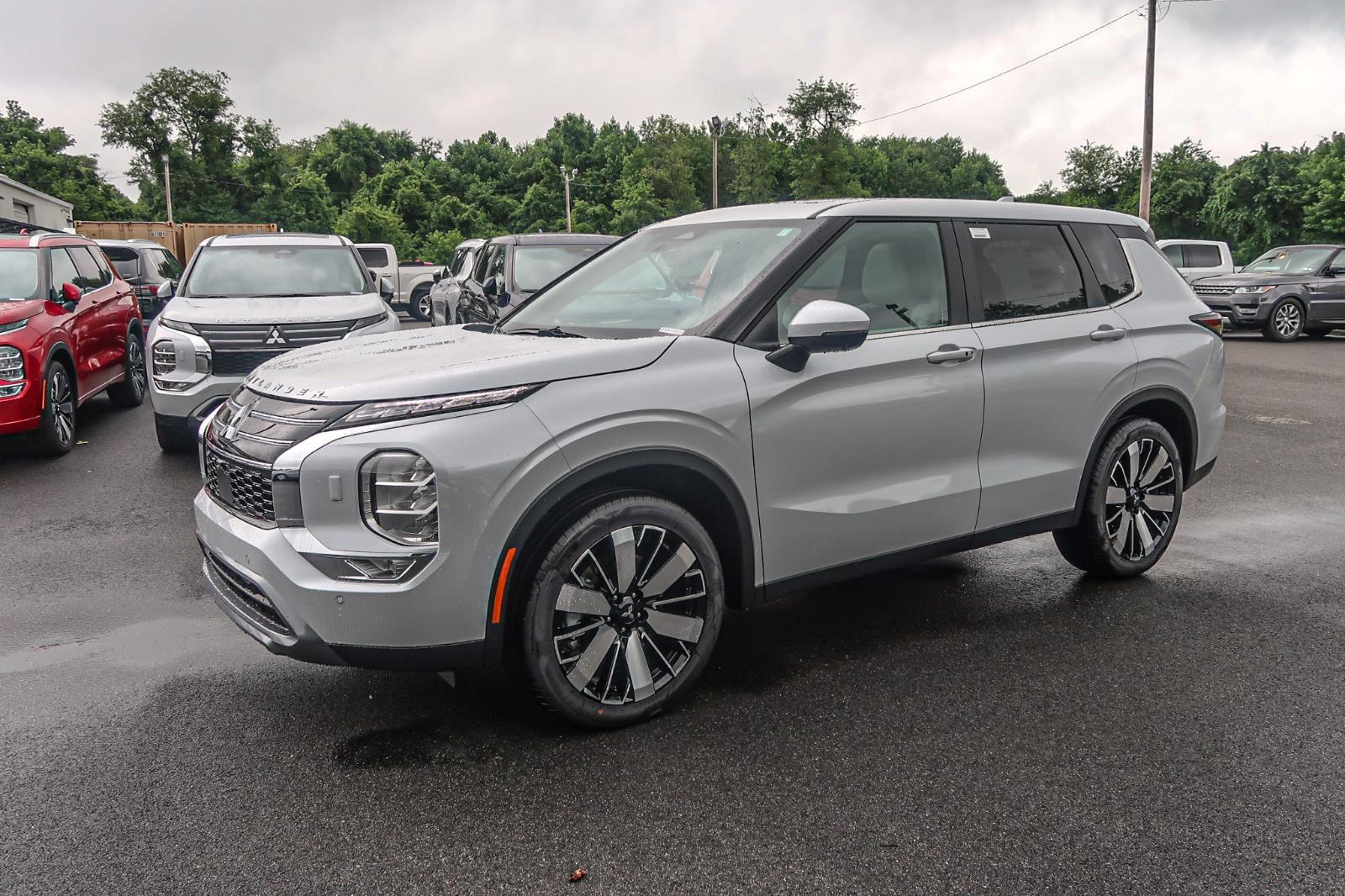 2025 Mitsubishi Outlander SE