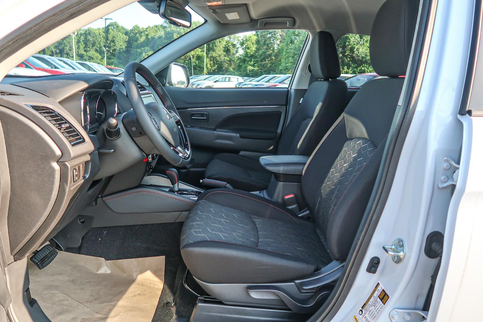 2025 Mitsubishi Outlander Sport LE