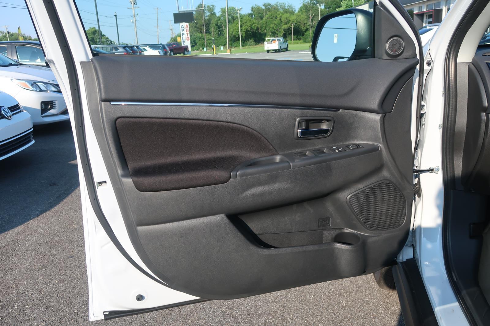 2025 Mitsubishi Outlander Sport LE