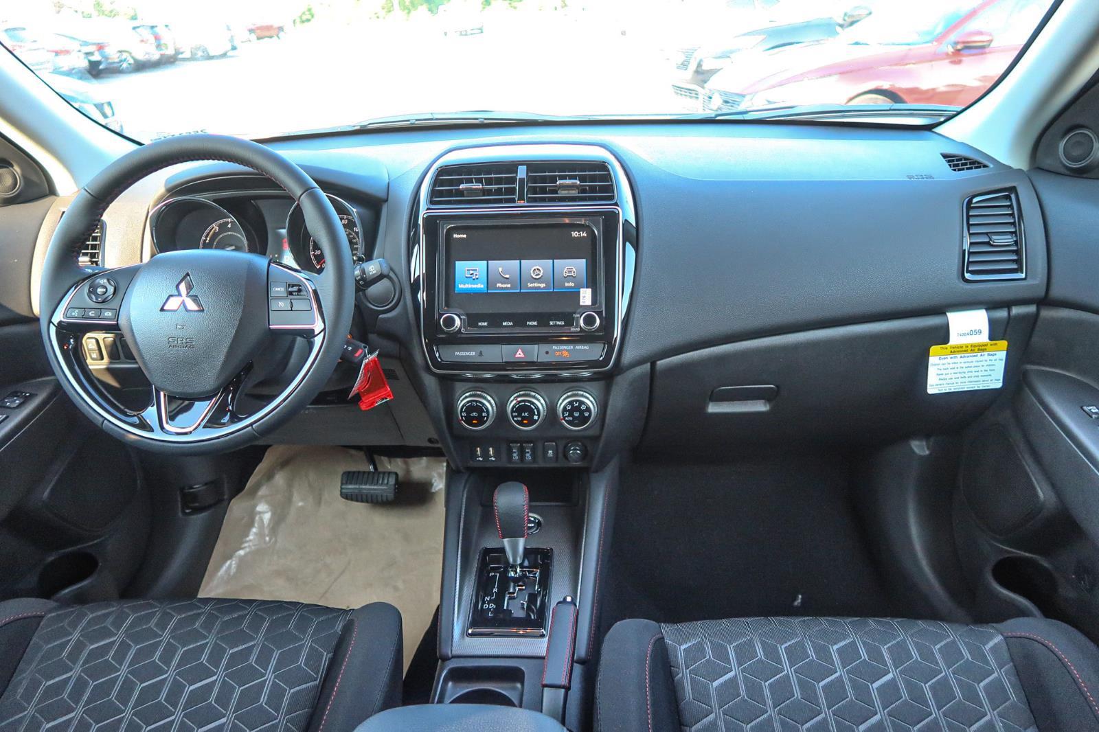 2025 Mitsubishi Outlander Sport LE