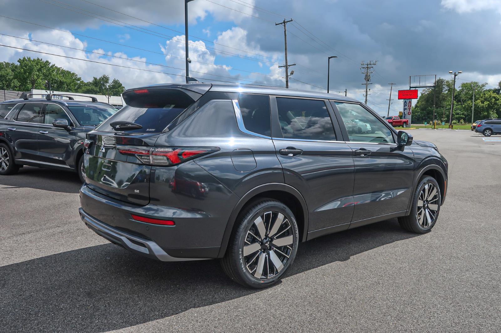 2025 Mitsubishi Outlander SE