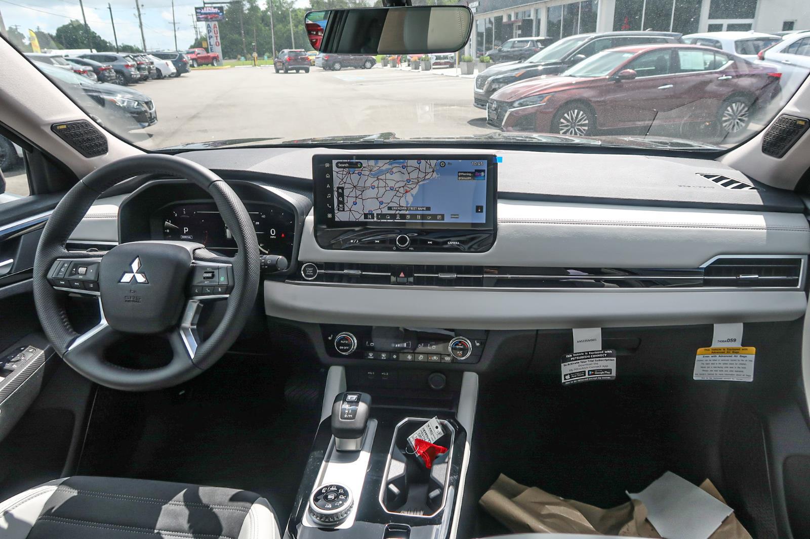 2025 Mitsubishi Outlander SE