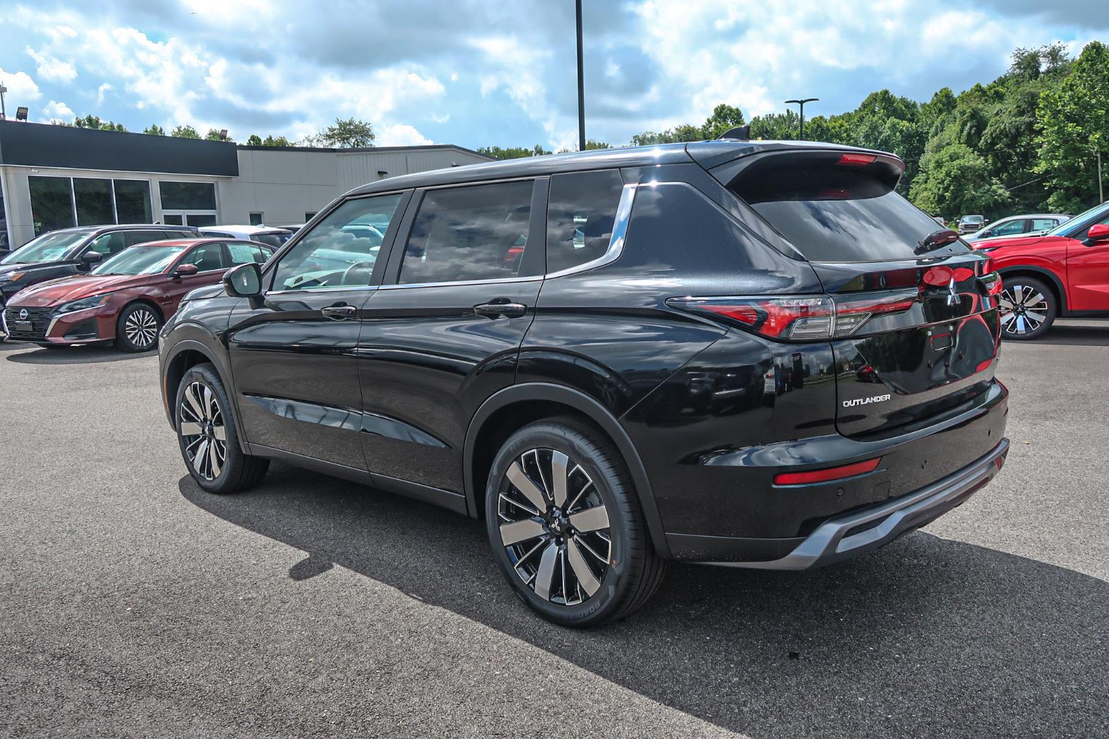 2025 Mitsubishi Outlander SE