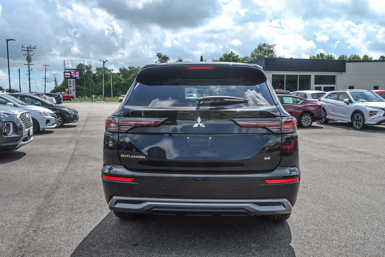 2025 Mitsubishi Outlander SE