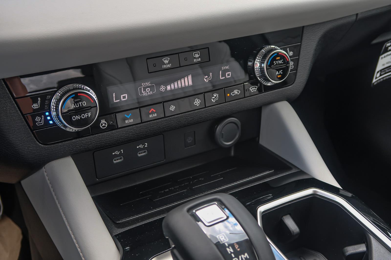 2025 Mitsubishi Outlander SEL