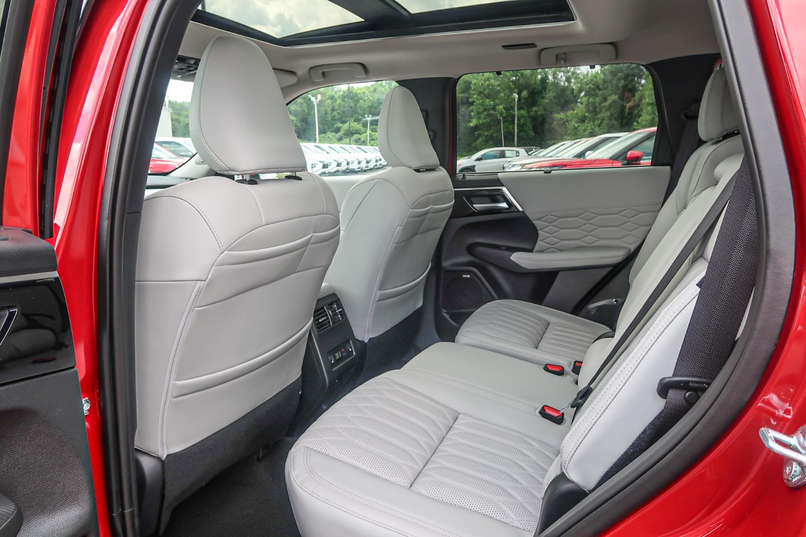 2025 Mitsubishi Outlander SEL