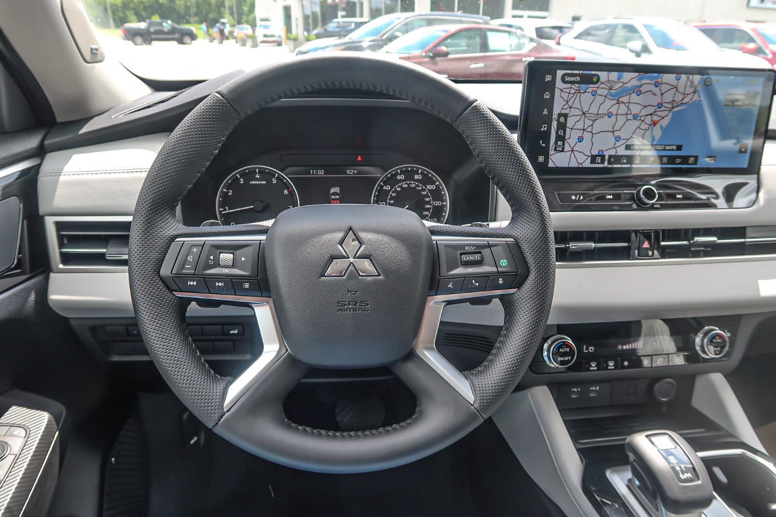 2025 Mitsubishi Outlander SE