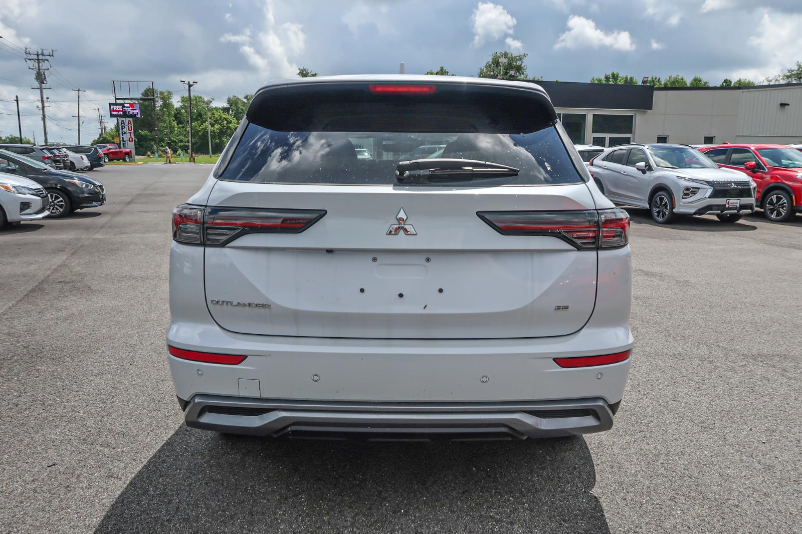 2025 Mitsubishi Outlander SE