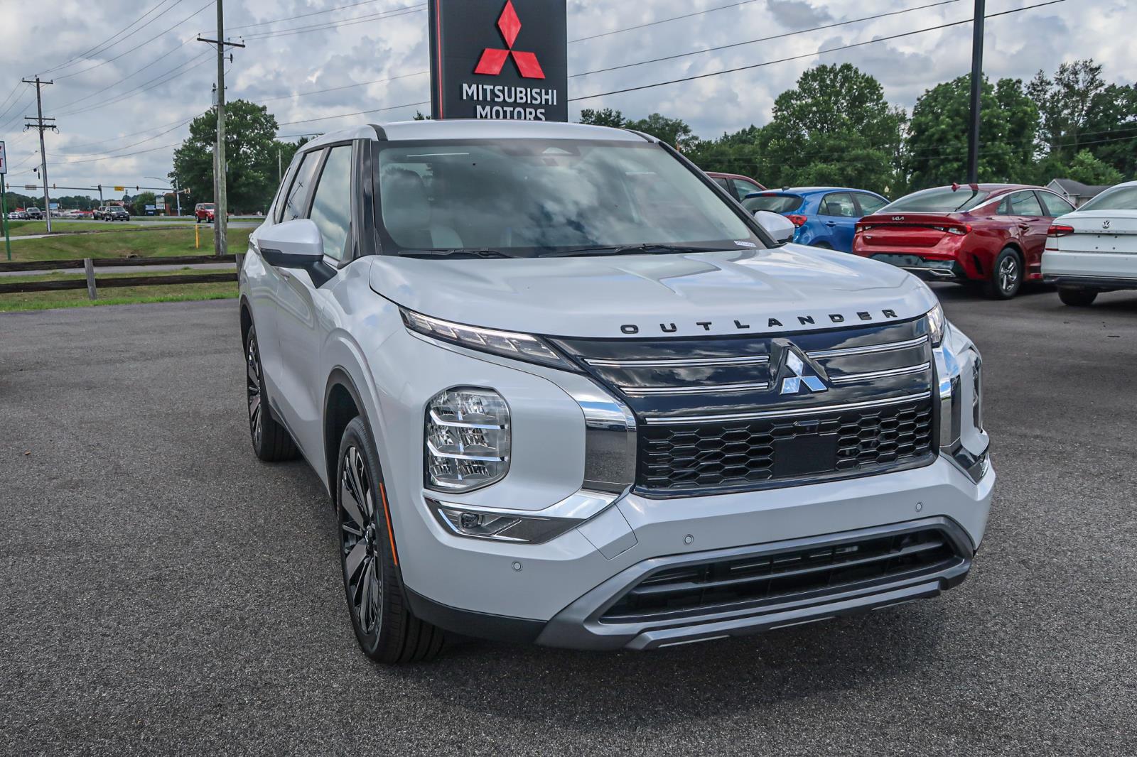 2025 Mitsubishi Outlander SE