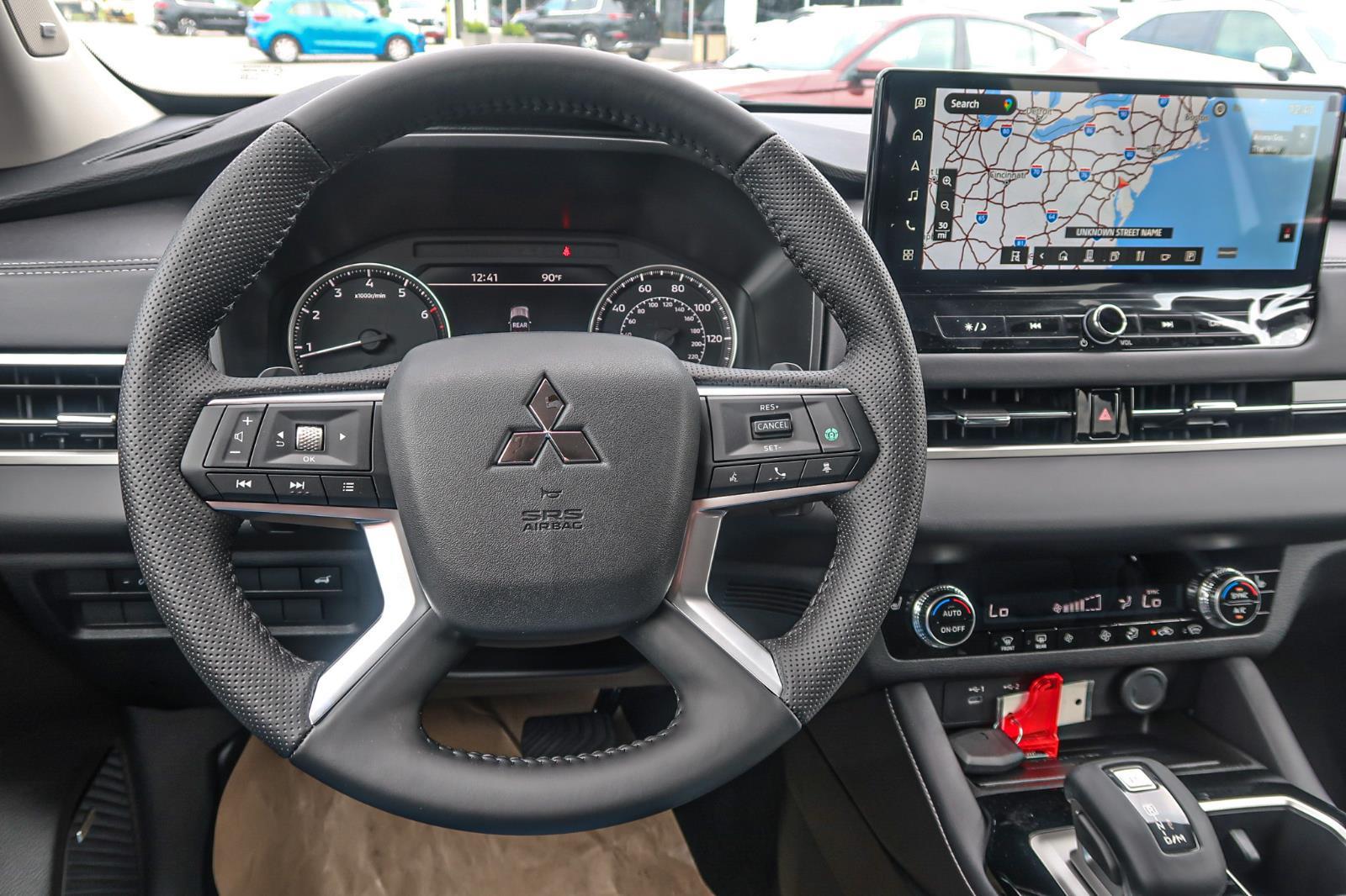 2025 Mitsubishi Outlander SE
