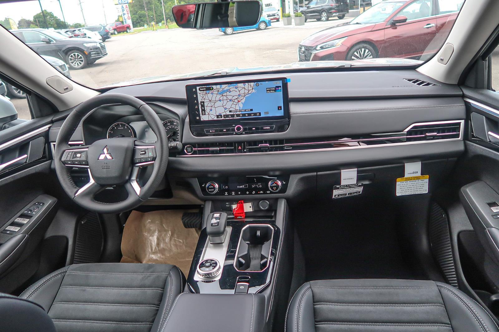 2025 Mitsubishi Outlander SE