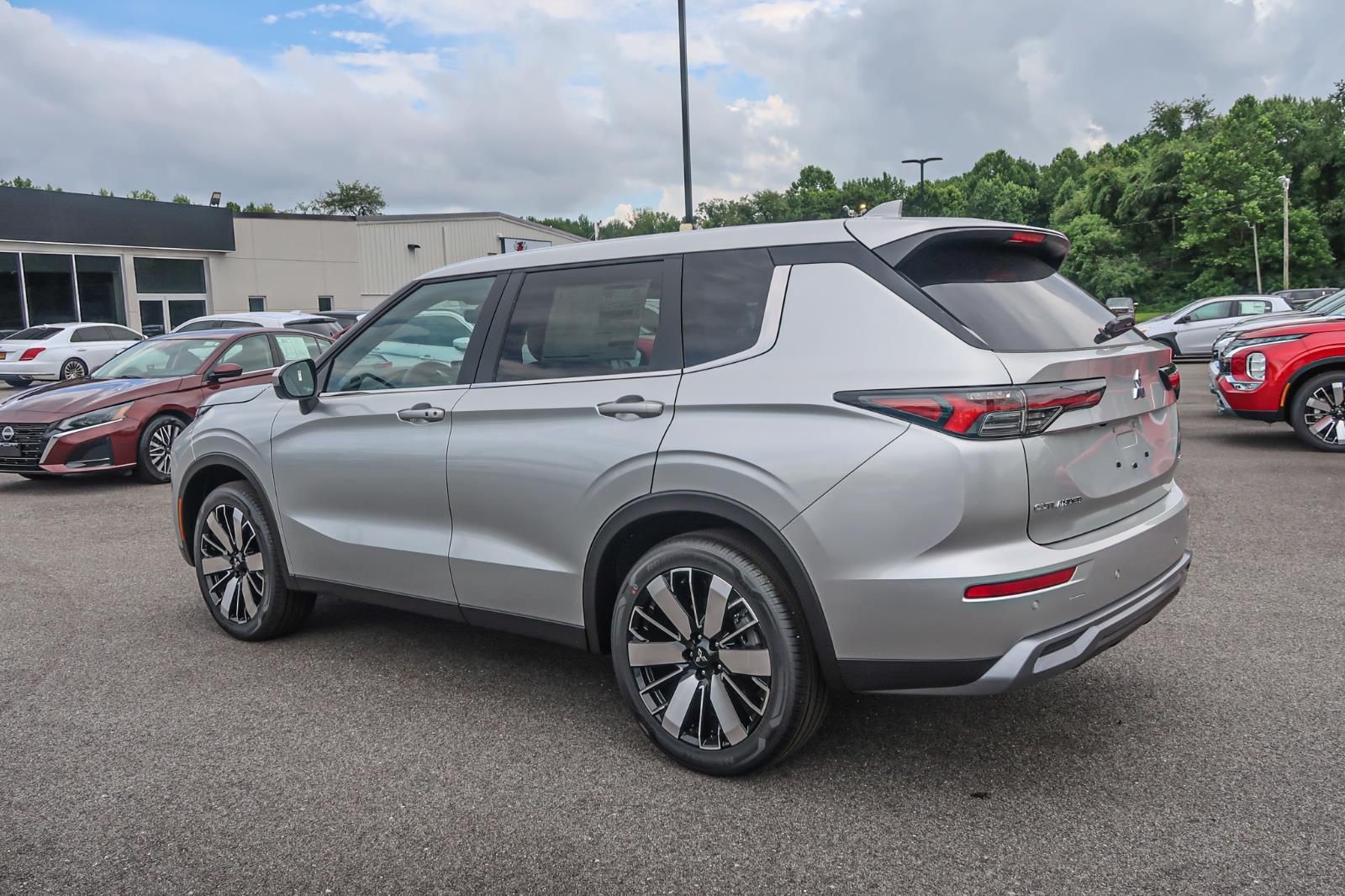 2025 Mitsubishi Outlander SE