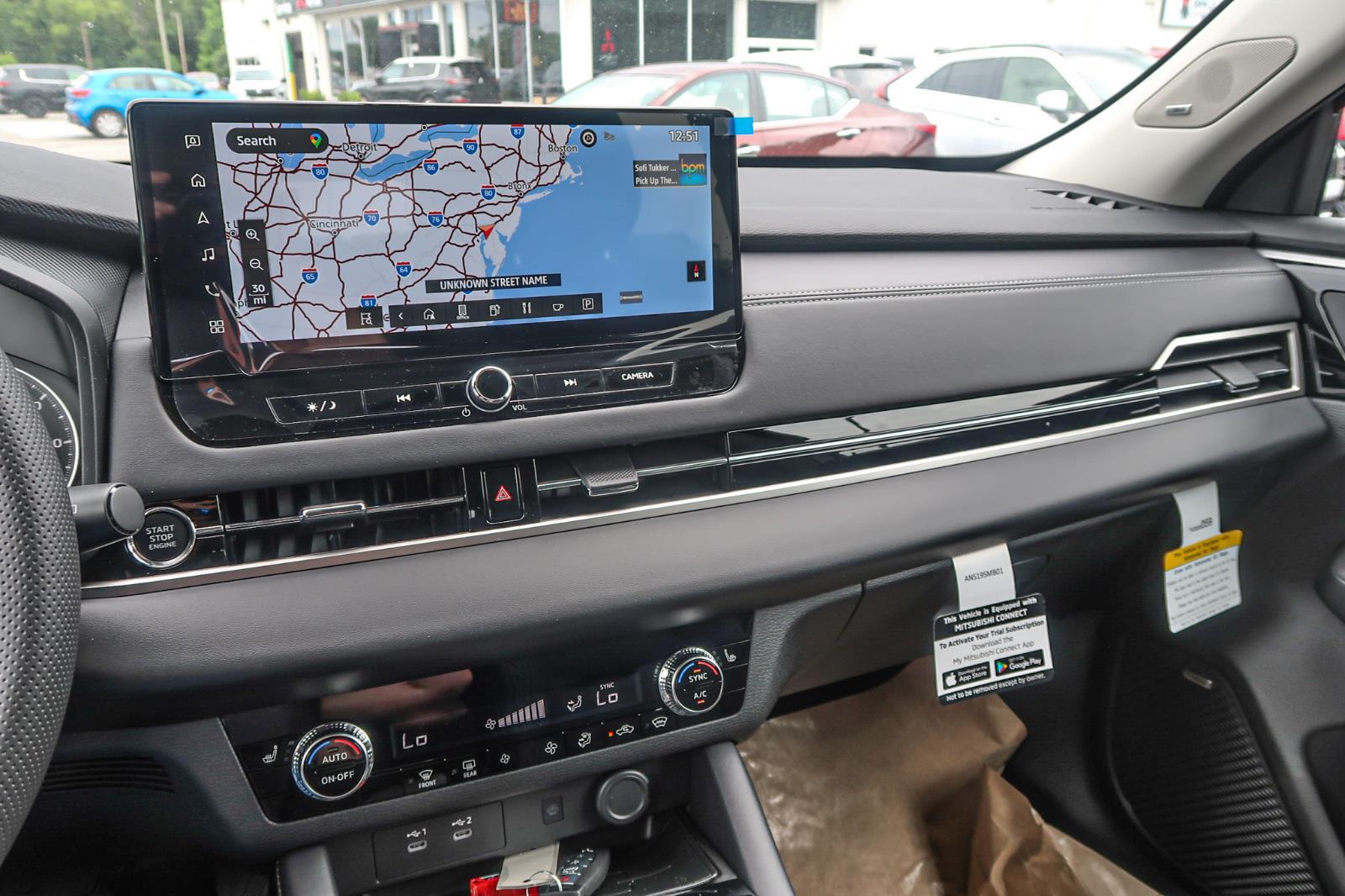 2025 Mitsubishi Outlander SE