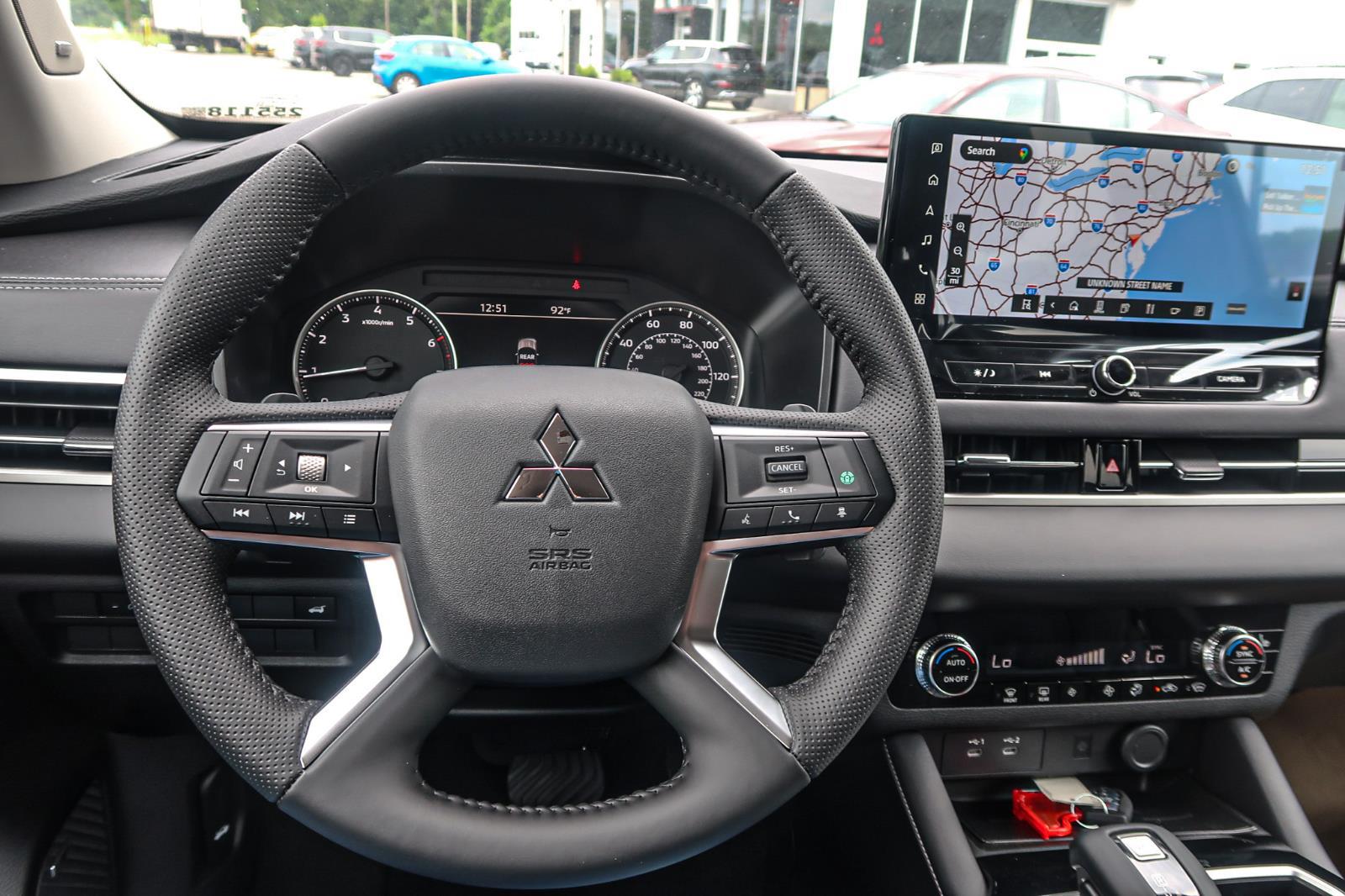 2025 Mitsubishi Outlander SE