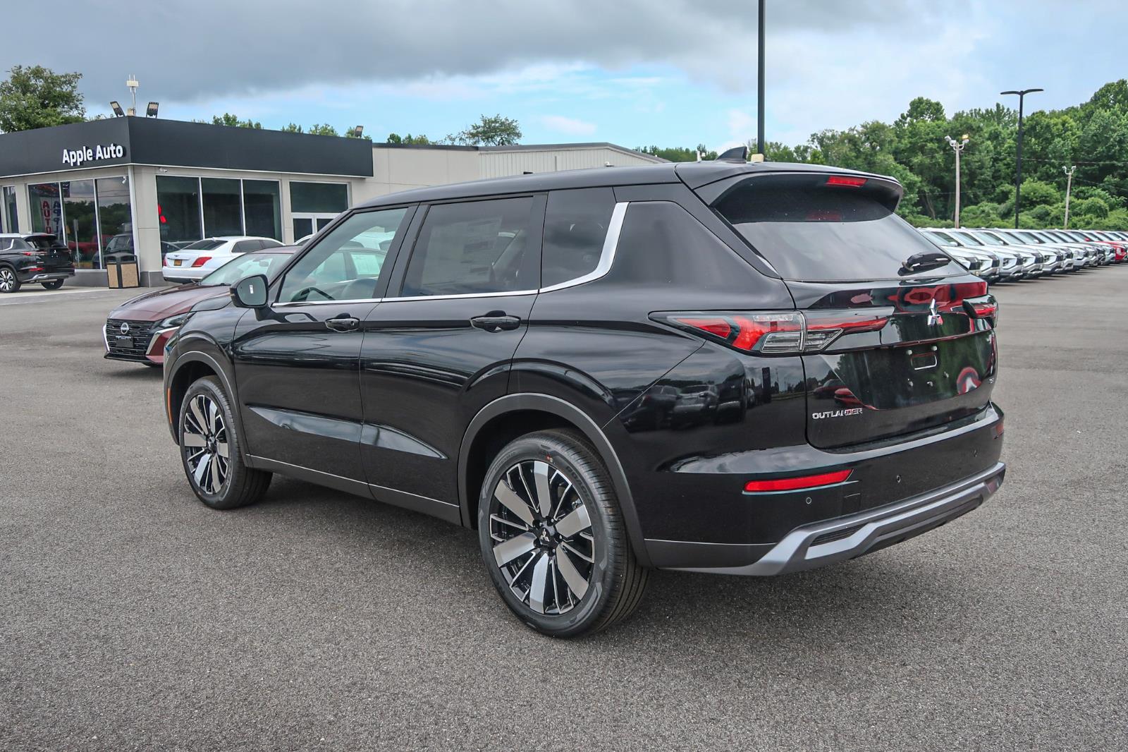 2025 Mitsubishi Outlander SE