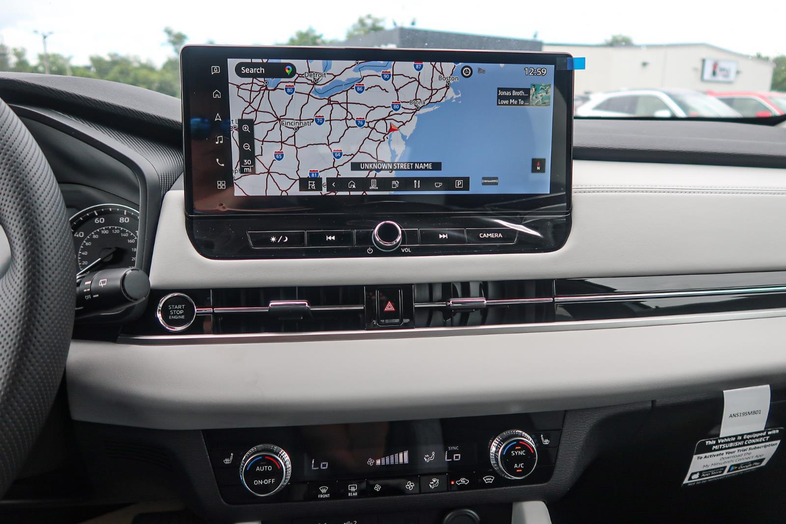 2025 Mitsubishi Outlander SE