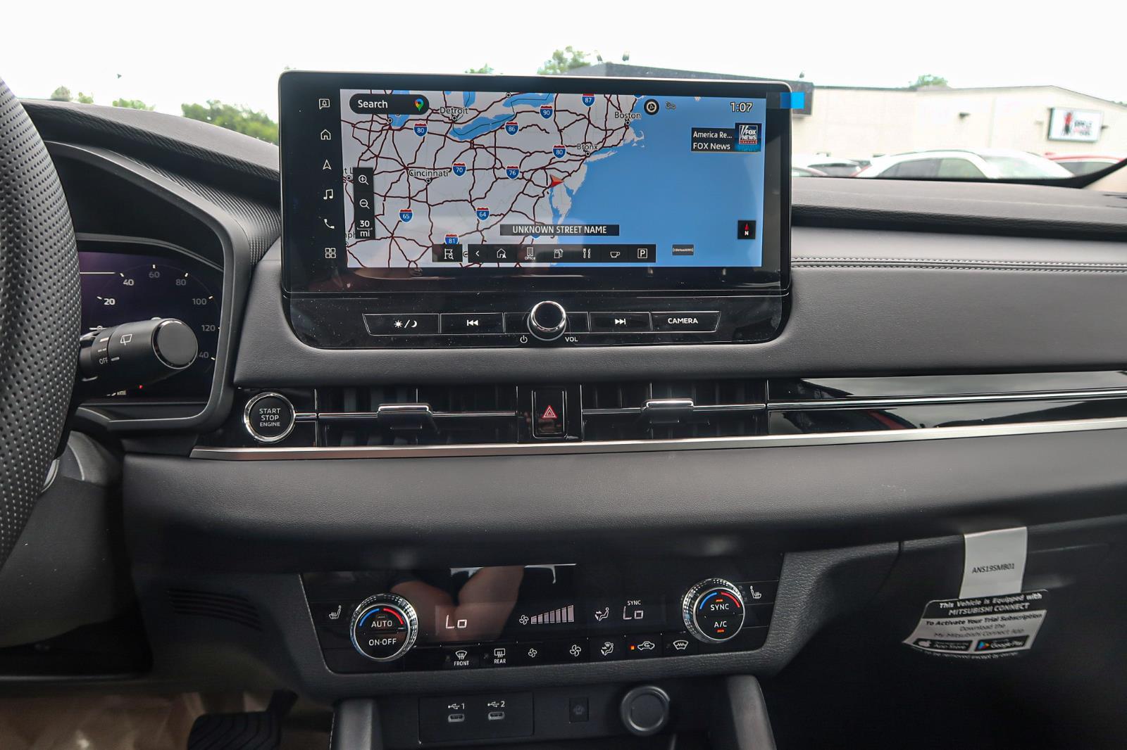 2025 Mitsubishi Outlander SE