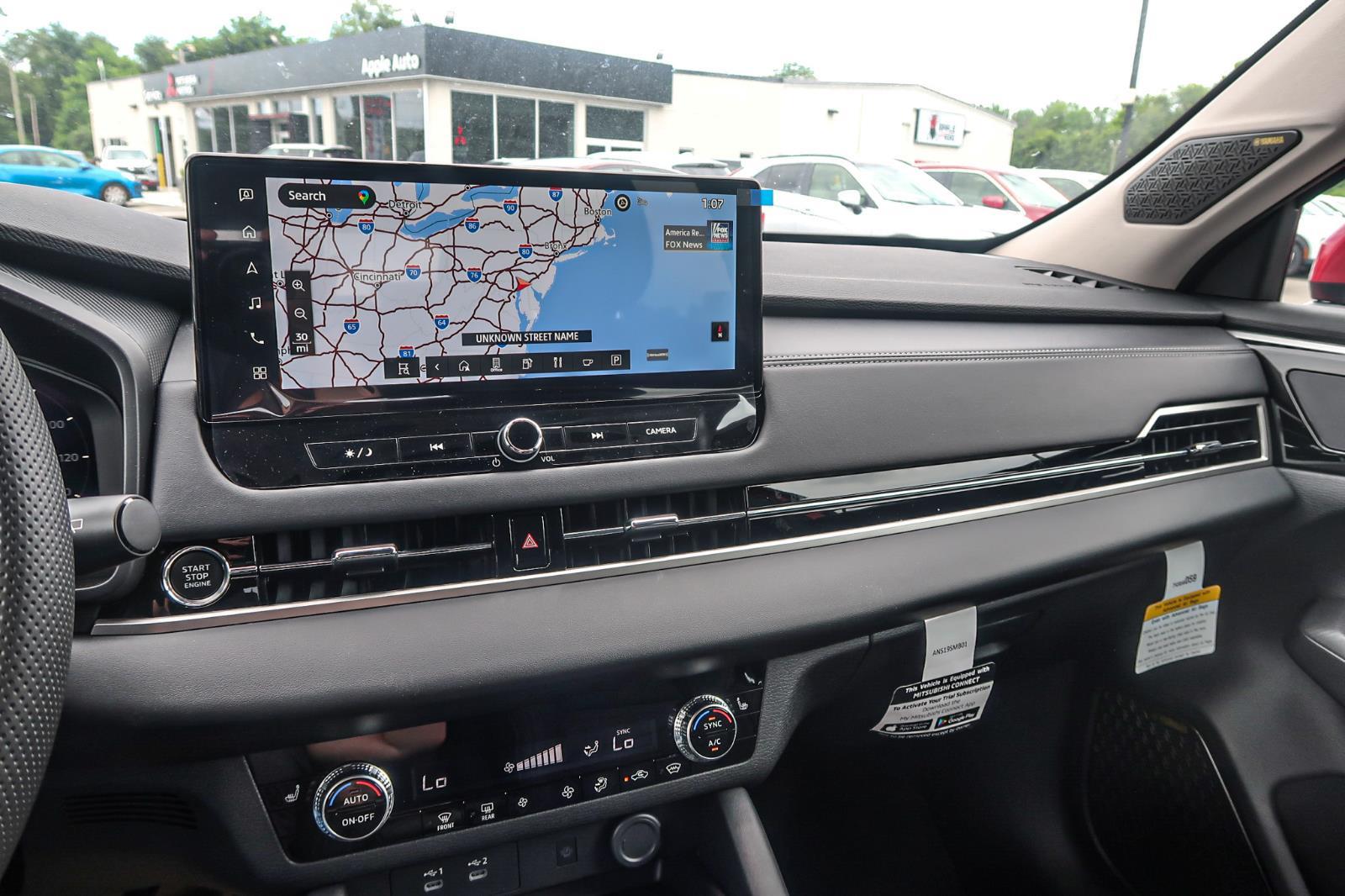 2025 Mitsubishi Outlander SE