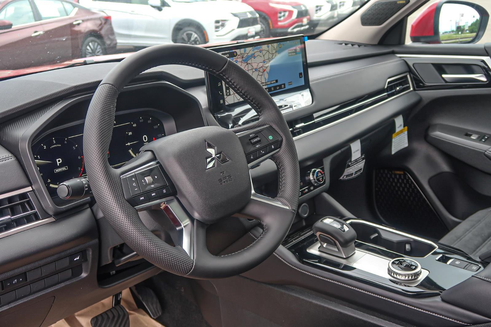 2025 Mitsubishi Outlander SE