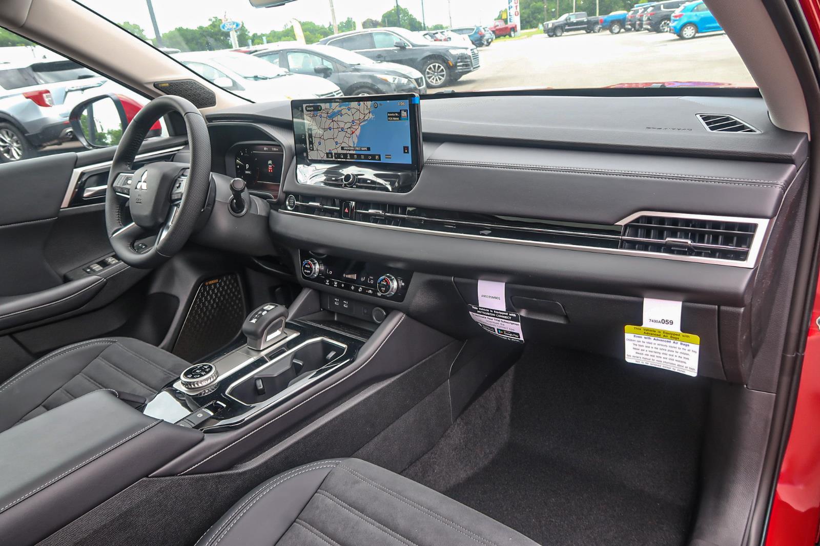 2025 Mitsubishi Outlander SE