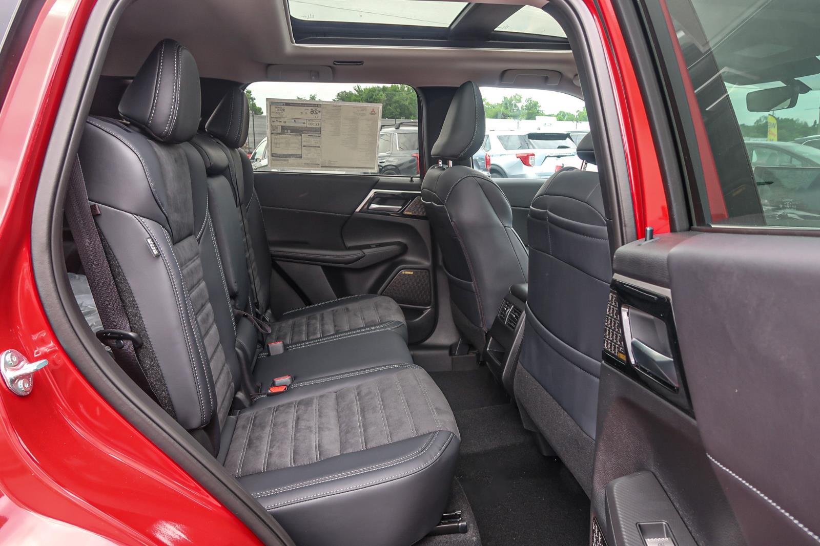 2025 Mitsubishi Outlander SE
