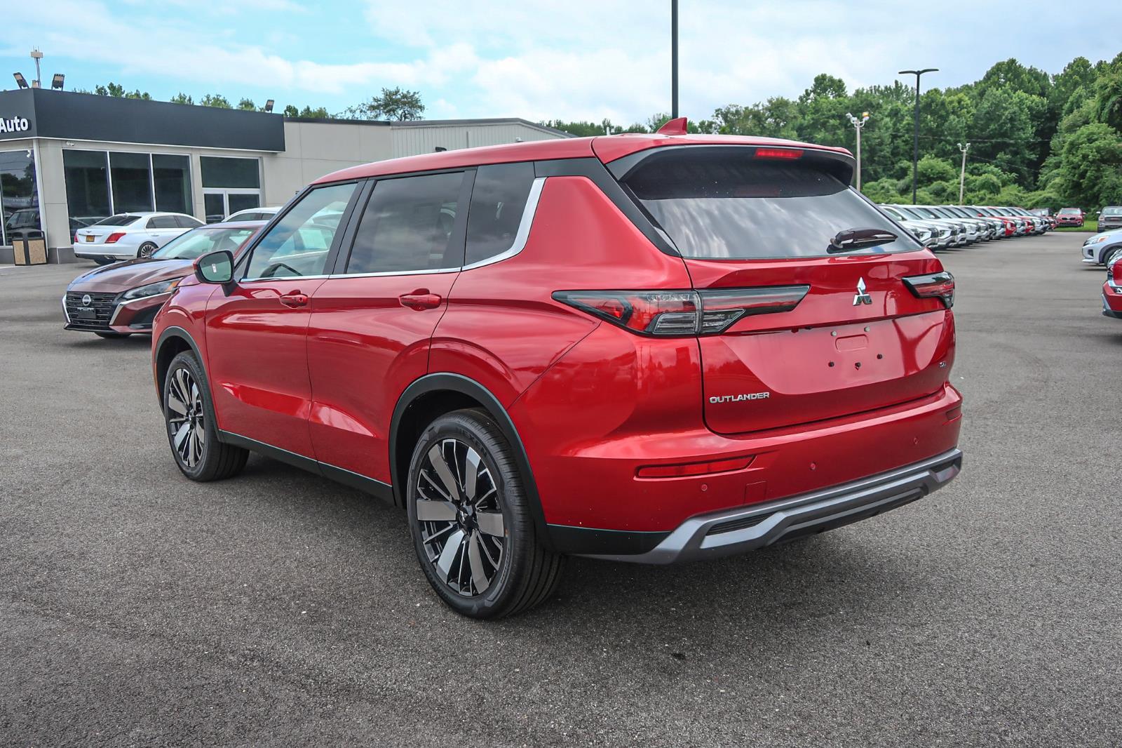 2025 Mitsubishi Outlander SE