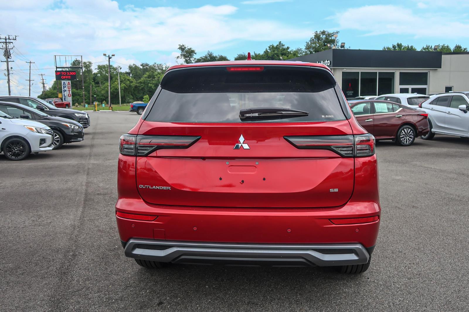 2025 Mitsubishi Outlander SE