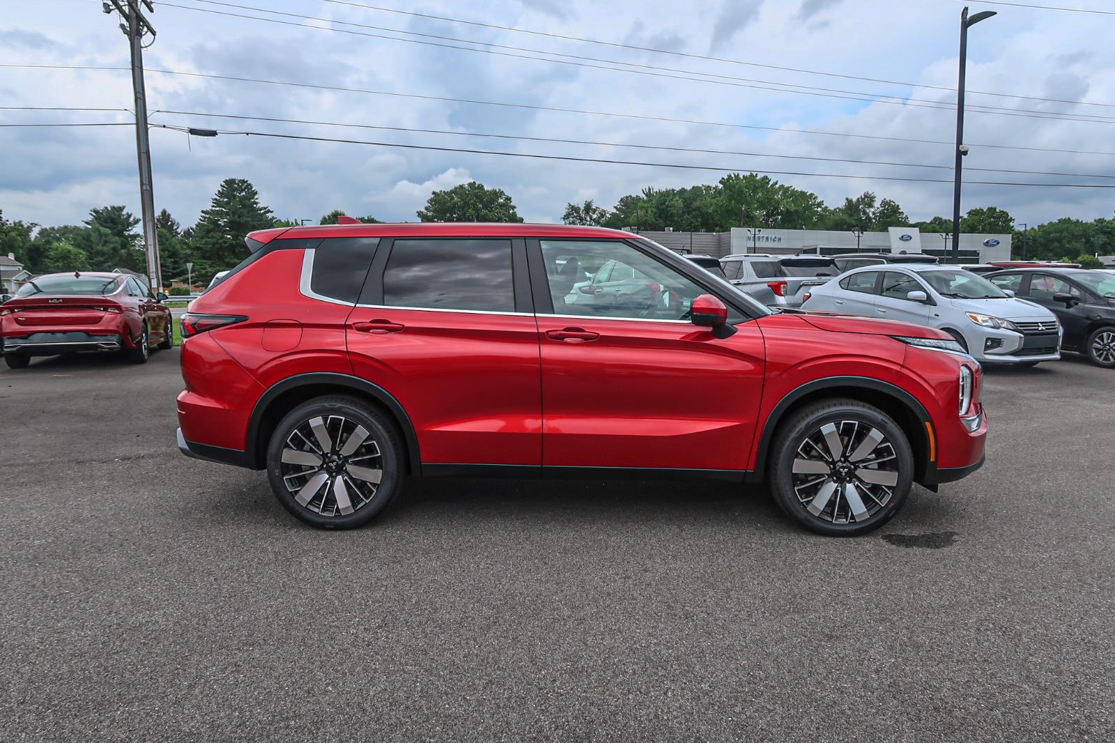 2025 Mitsubishi Outlander SE