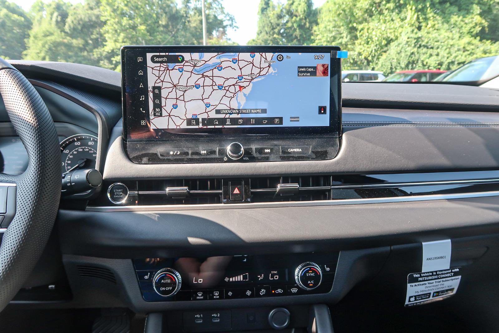 2025 Mitsubishi Outlander SE