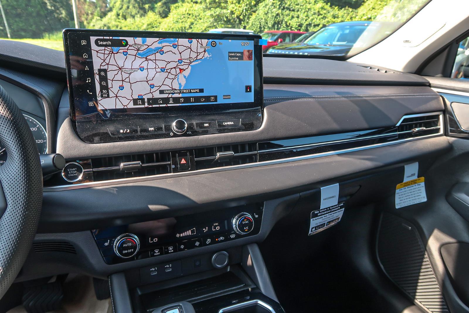2025 Mitsubishi Outlander SE