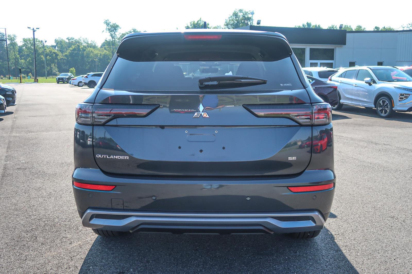 2025 Mitsubishi Outlander SE