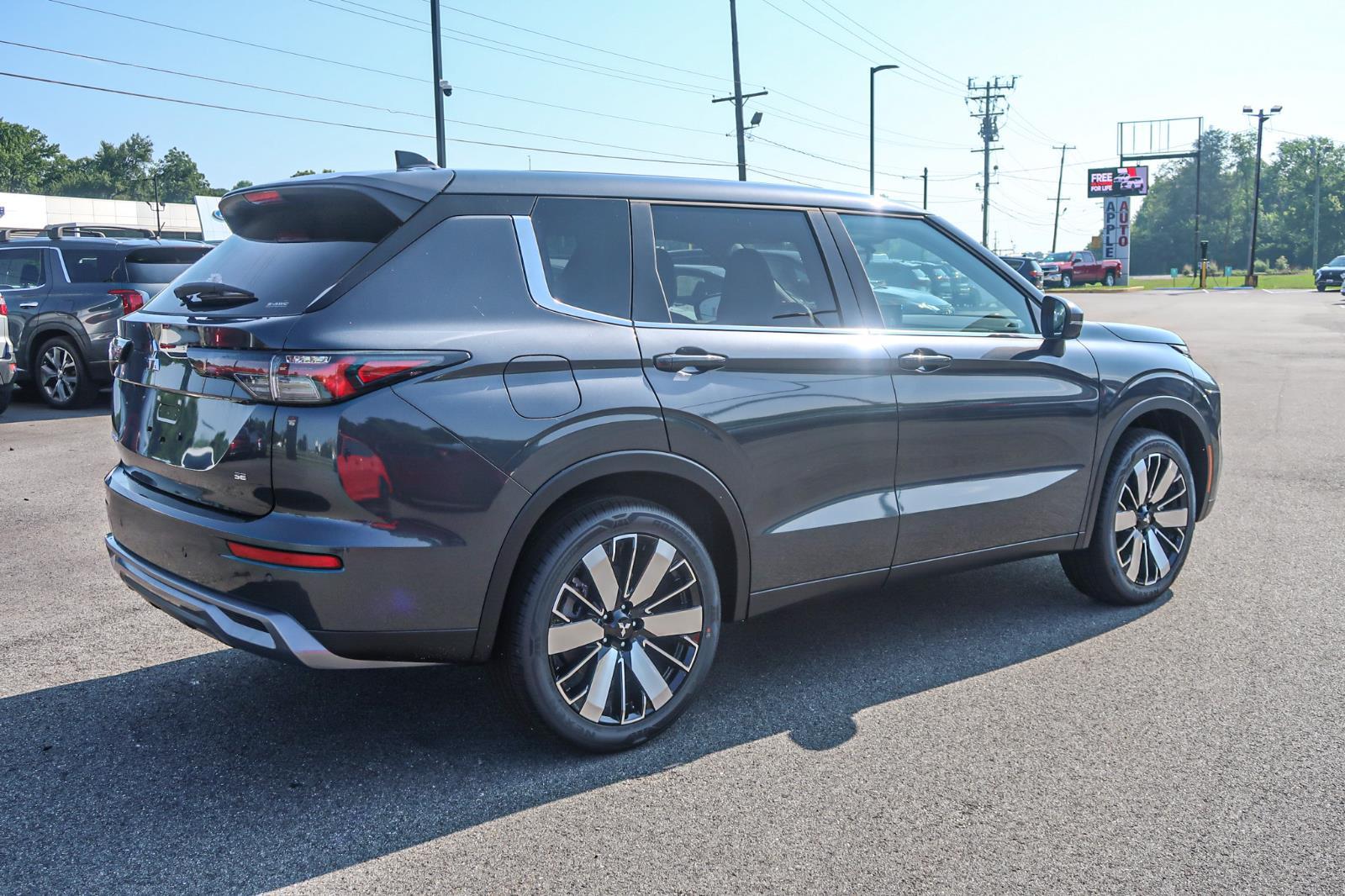 2025 Mitsubishi Outlander SE