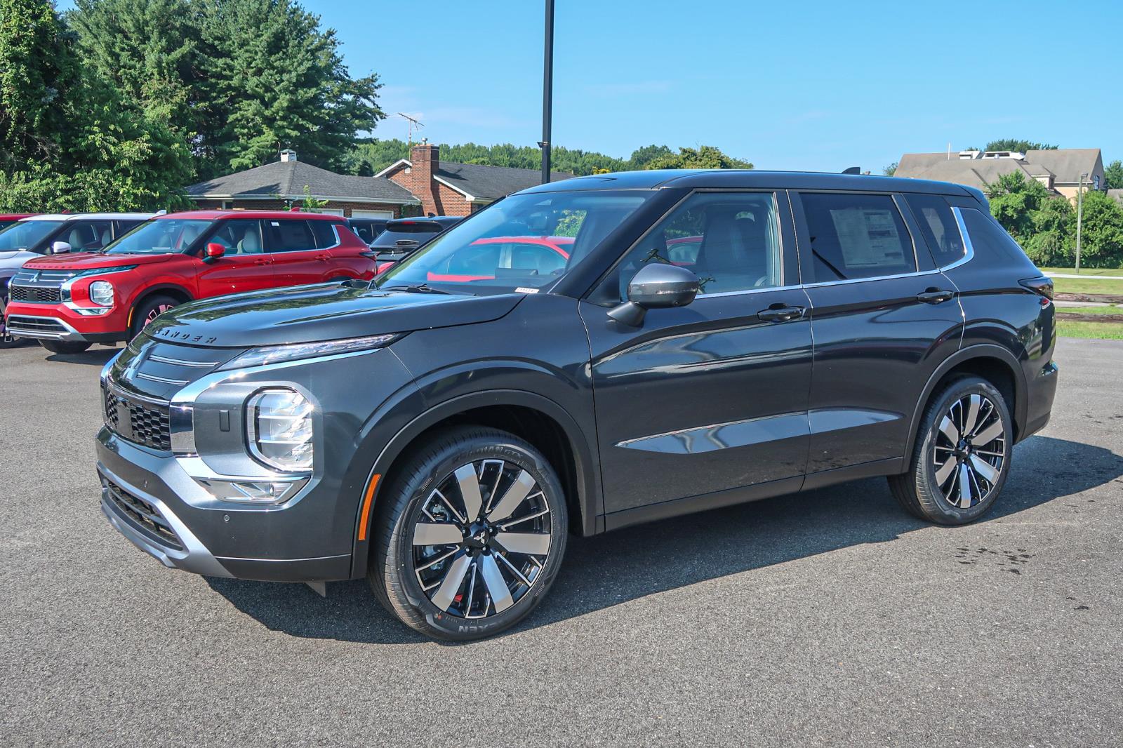 2025 Mitsubishi Outlander SE