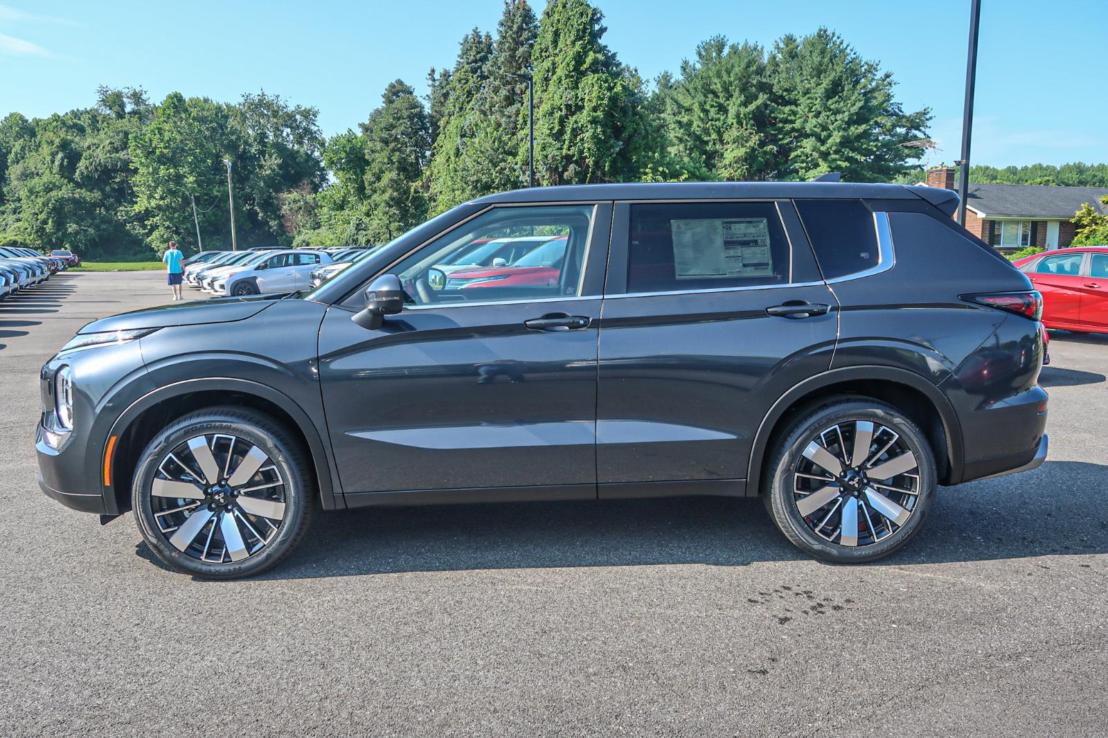 2025 Mitsubishi Outlander SE