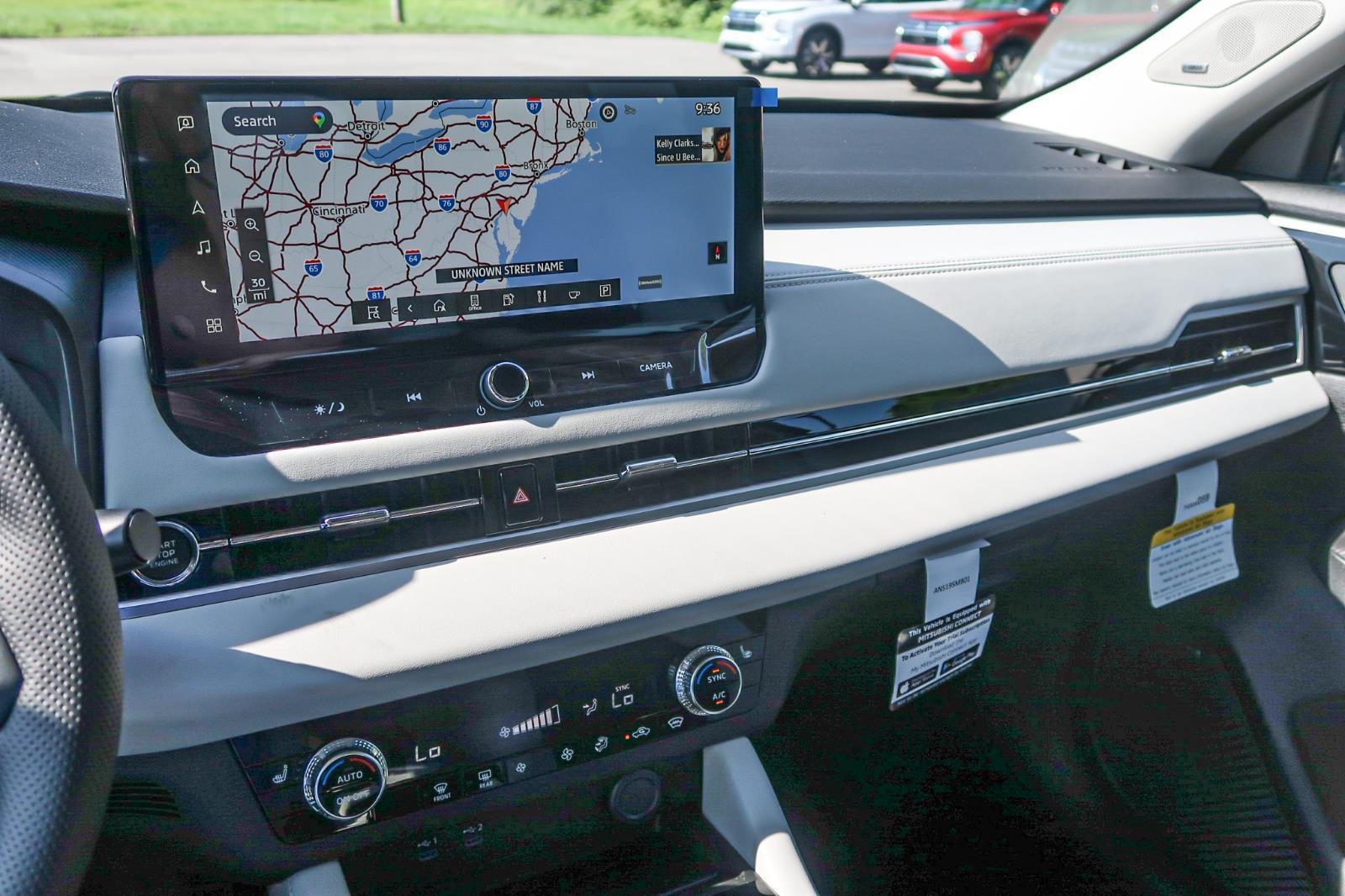 2025 Mitsubishi Outlander SE