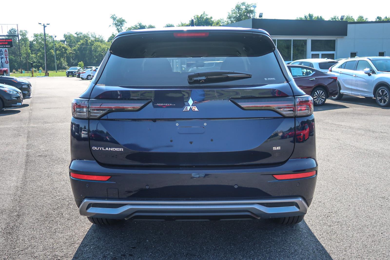 2025 Mitsubishi Outlander SE