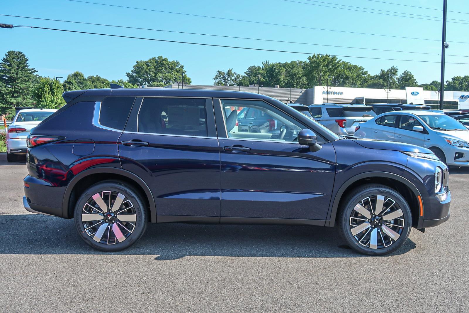 2025 Mitsubishi Outlander SE