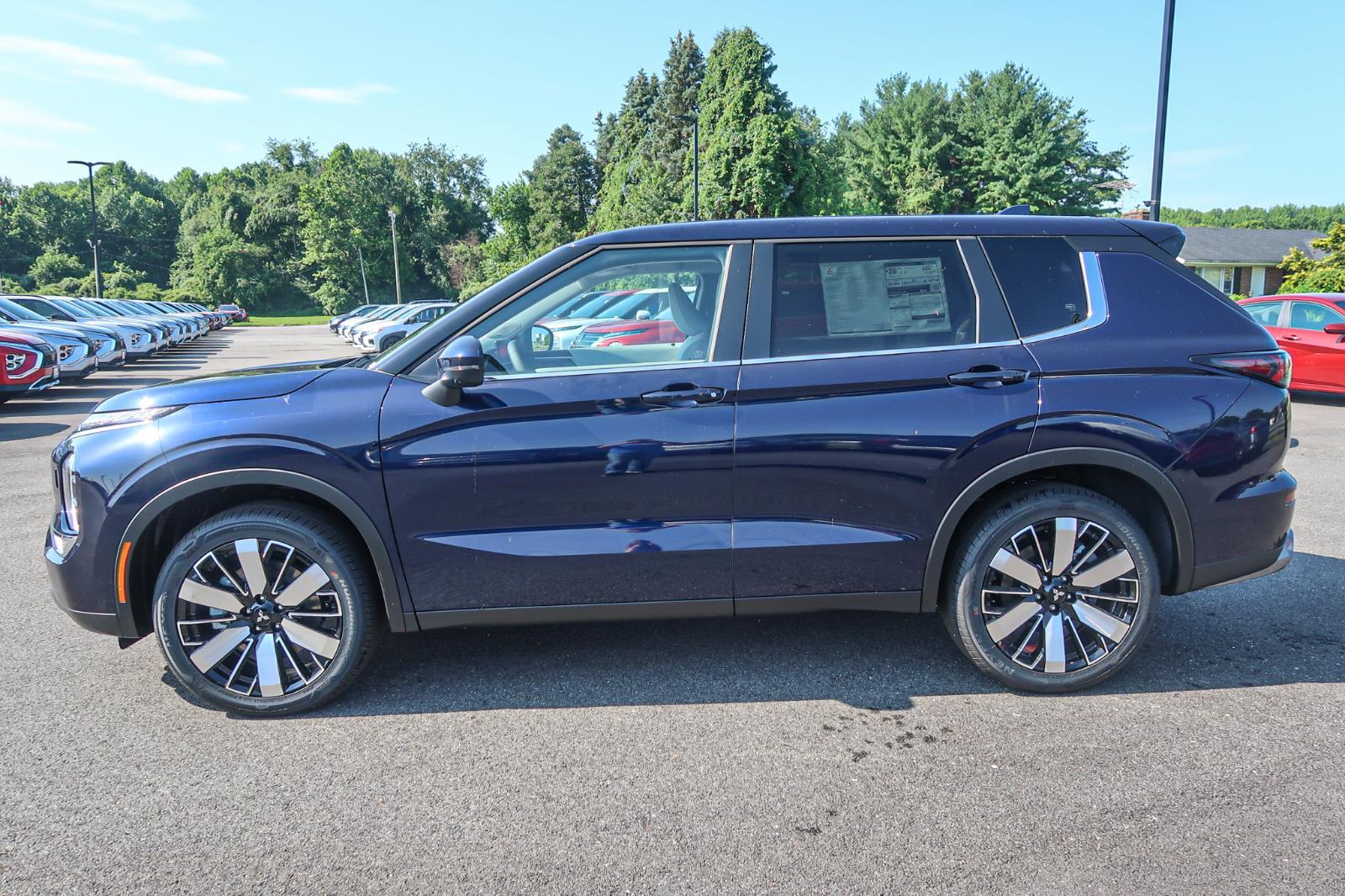 2025 Mitsubishi Outlander SE