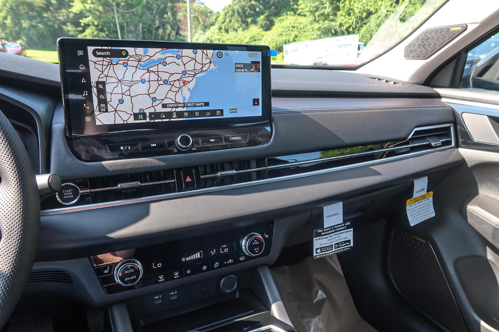 2025 Mitsubishi Outlander SE