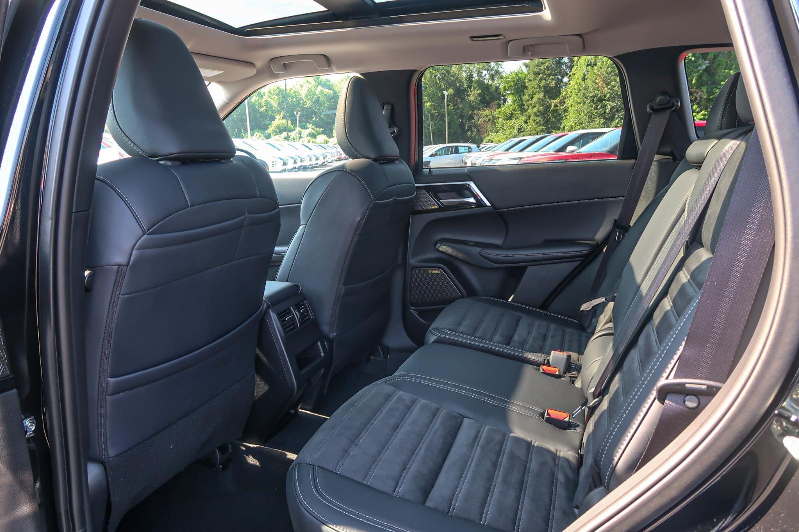 2025 Mitsubishi Outlander SE