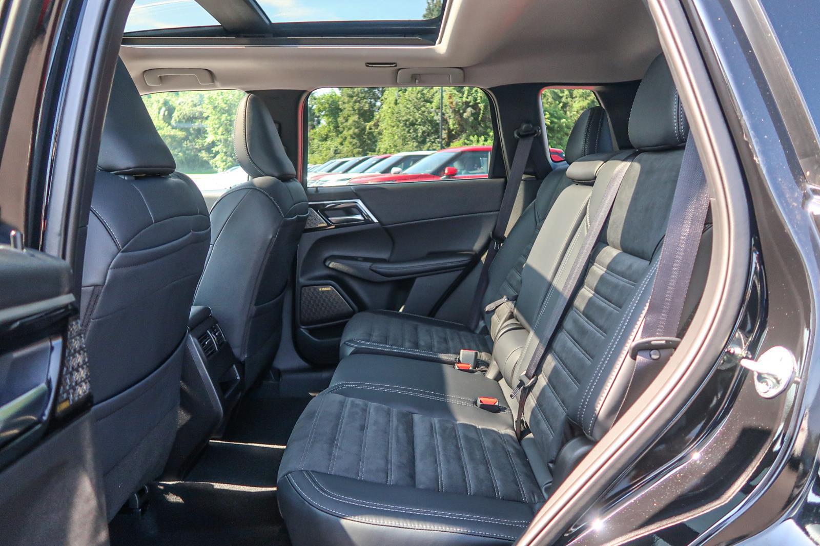 2025 Mitsubishi Outlander SE