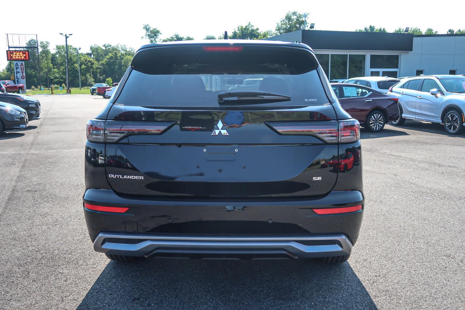 2025 Mitsubishi Outlander SE