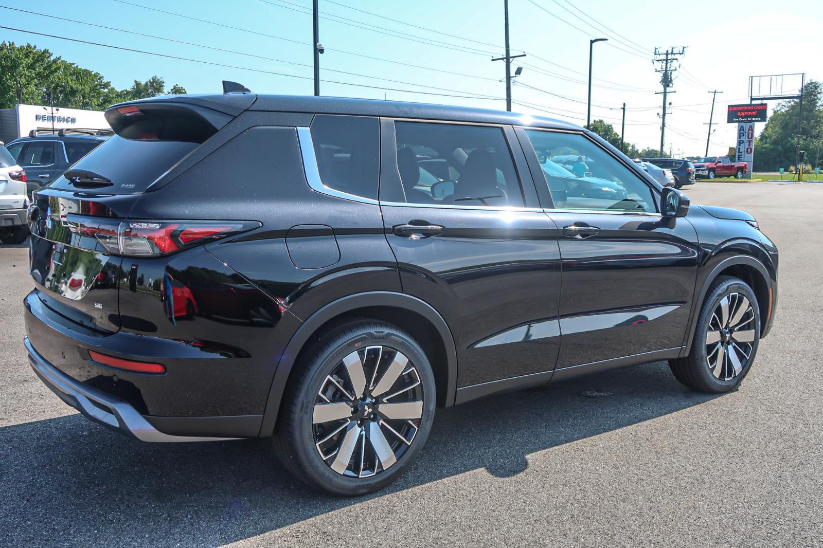 2025 Mitsubishi Outlander SE