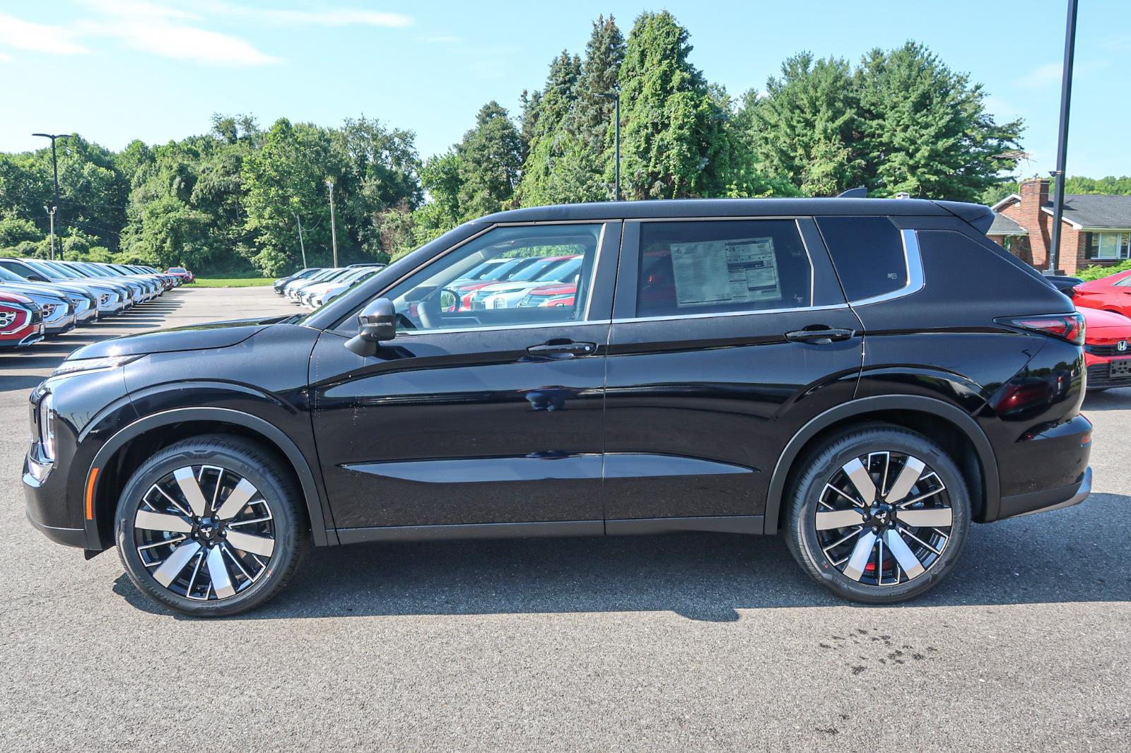 2025 Mitsubishi Outlander SE