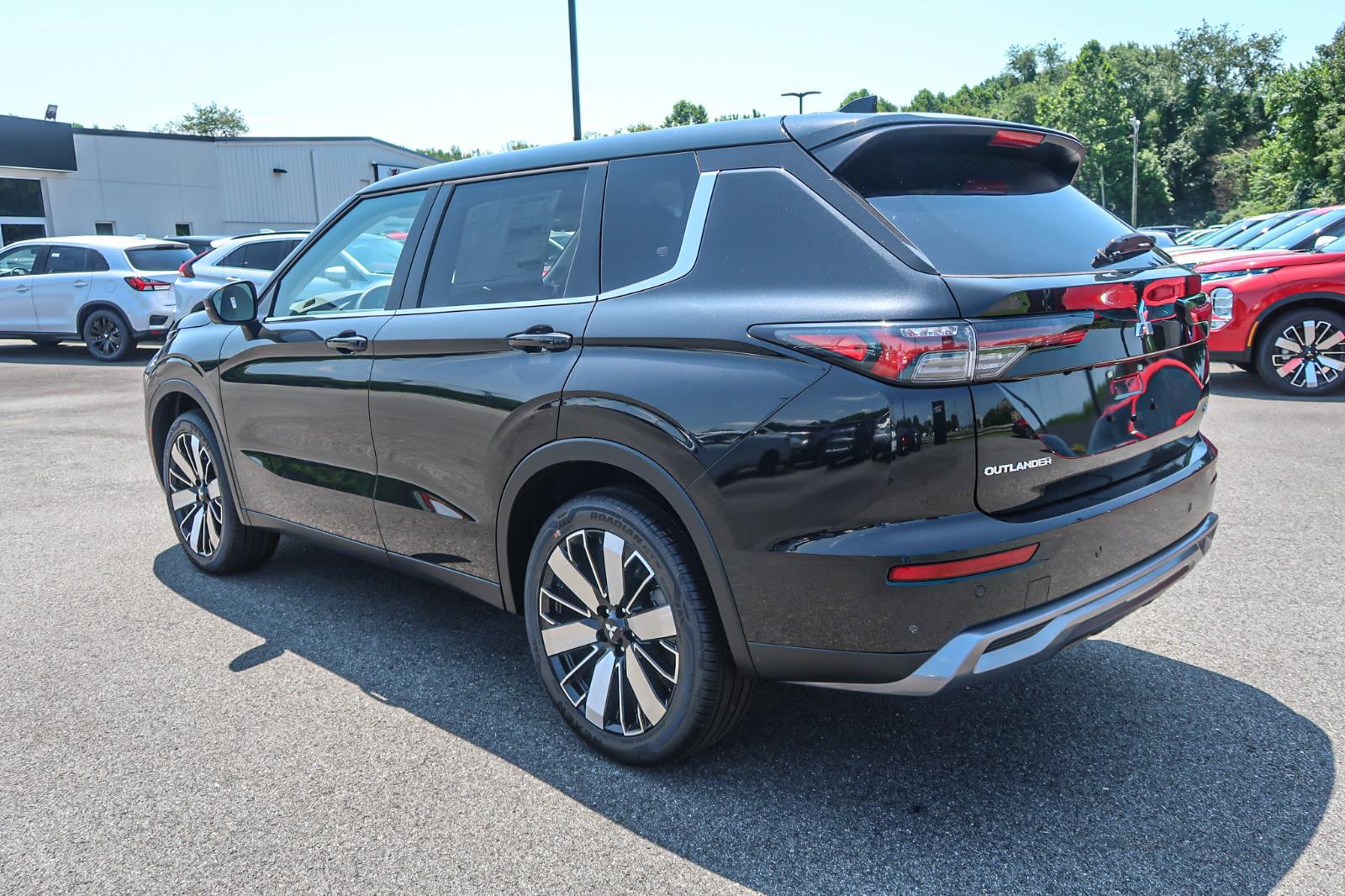 2025 Mitsubishi Outlander SE